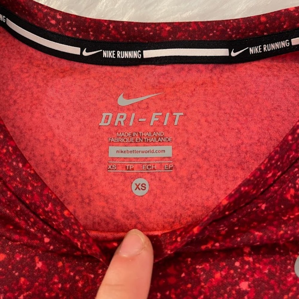 2077 Nike Running DRI-Fit Long Sleeve Tee Size XS Red/Pink - Picture 2 of 3